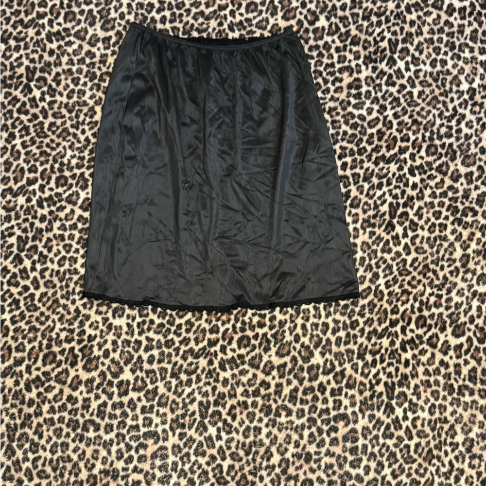 LACE SKIRT